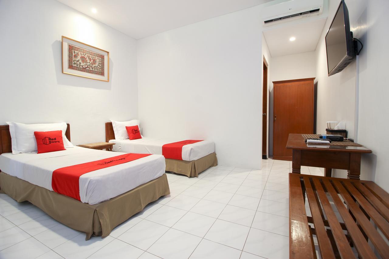 Reddoorz Plus Near Alun Alun Selatan 2 Yogyakarta Exterior photo