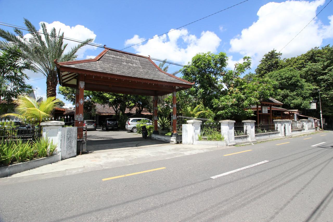 Reddoorz Plus Near Alun Alun Selatan 2 Yogyakarta Exterior photo
